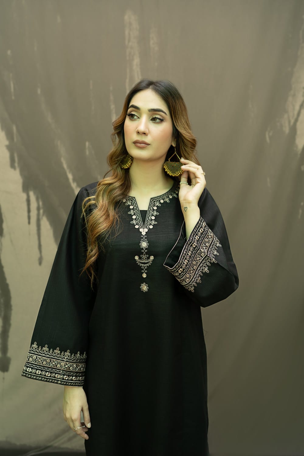 Black  Iris Embroidered 2pcs
